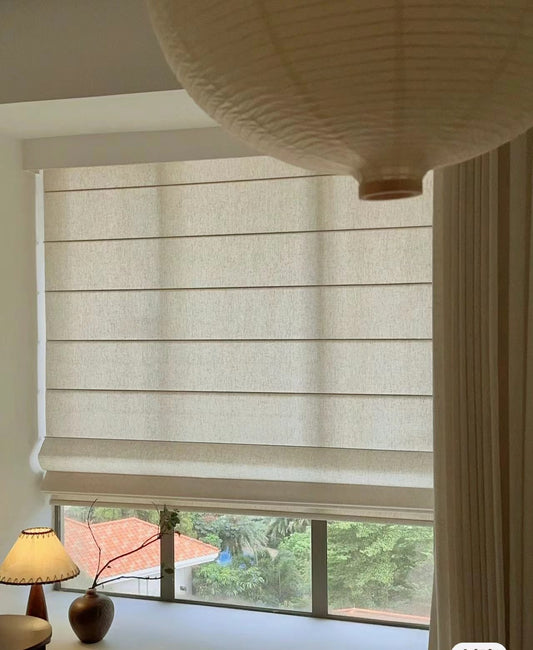 Elara Roman Blind